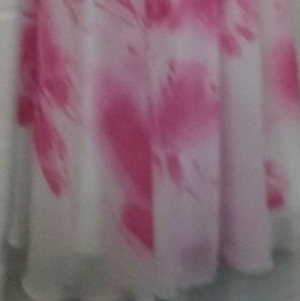 Dresses - Picture 4 of 4